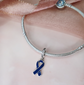 Charm ruban de sensibilisation au syndrome de Down en argent sterling 925 - bleu et jaune